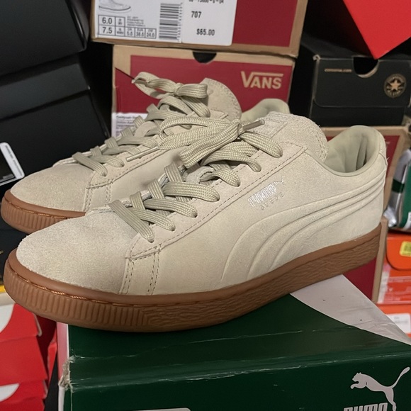 Gradeschool Puma Suede Taupe/Beige Size 5.5 Kids - Picture 4 of 4